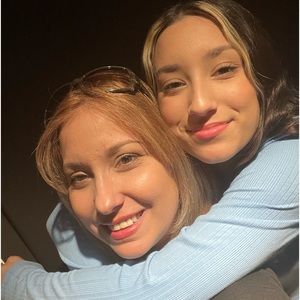 HAPPY MOTHER DAY ♥️ Please feel free to make an offer. Thank you 🥰😘🥰